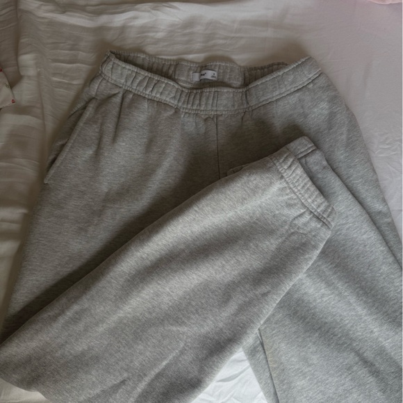 Aritzia Pants - TNA Heather Gray sweatpants